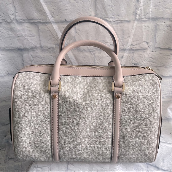 Authentic Michael Kors Bedford Travel Purse - Picture 3 of 5